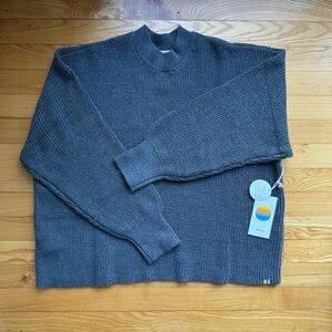 NWT VUORI ALPS CREW NECK SWEATER